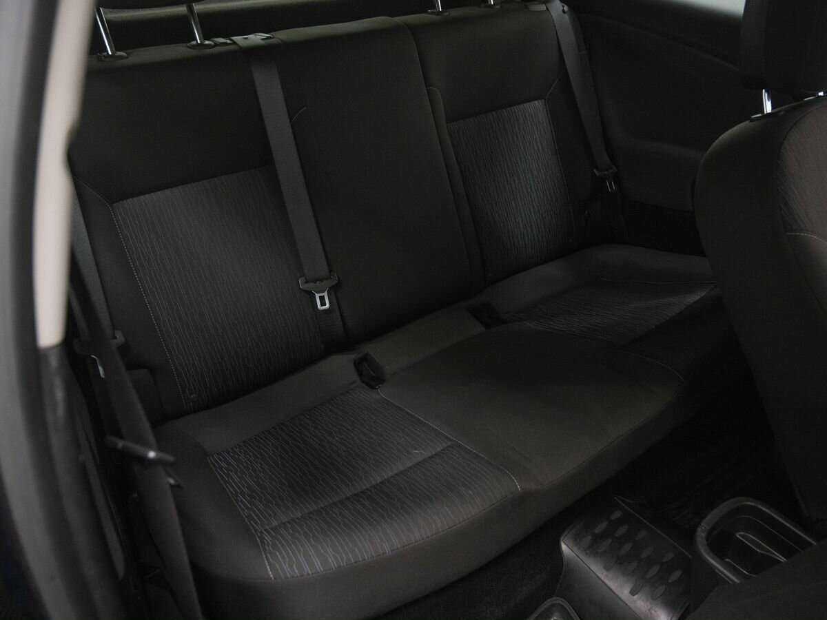 Opel Astra с пробегом — 2013 год. Фото: #7