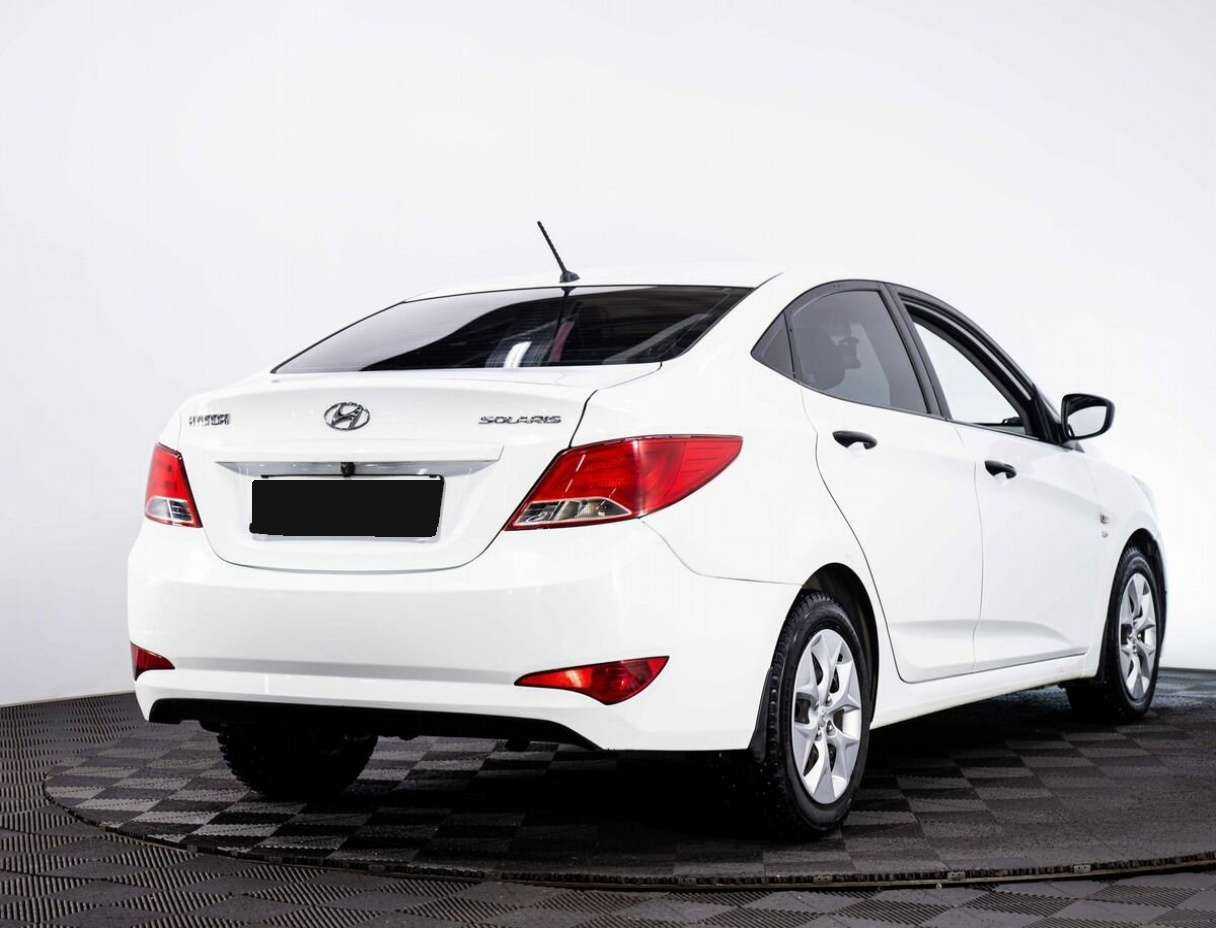 Hyundai Solaris с пробегом — 2014 год. Фото: #5
