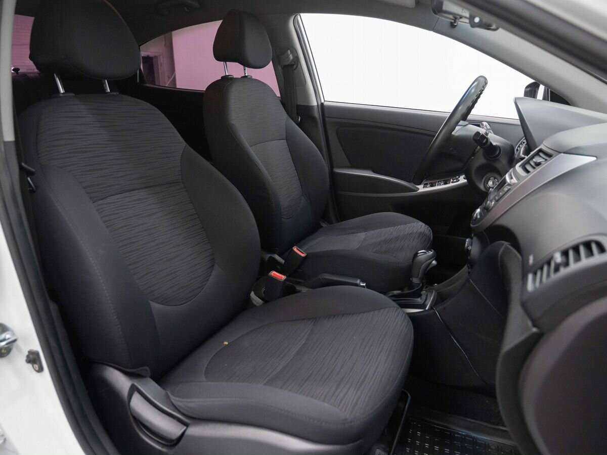 Hyundai Solaris с пробегом — 2014 год. Фото: #12