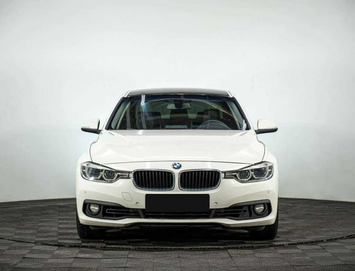 BMW 3 серии с пробегом — 2016 год. Фото: #1