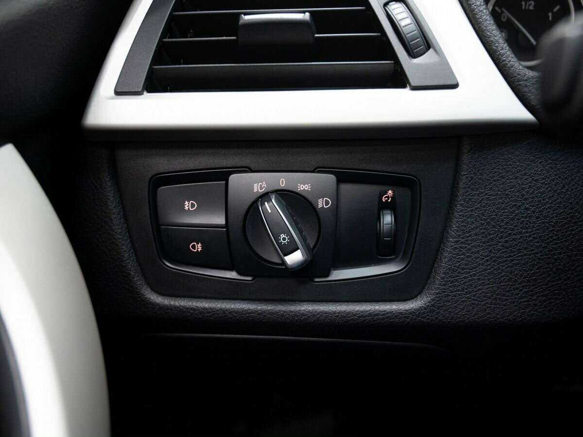 BMW 3 серии с пробегом — 2016 год. Фото: #15