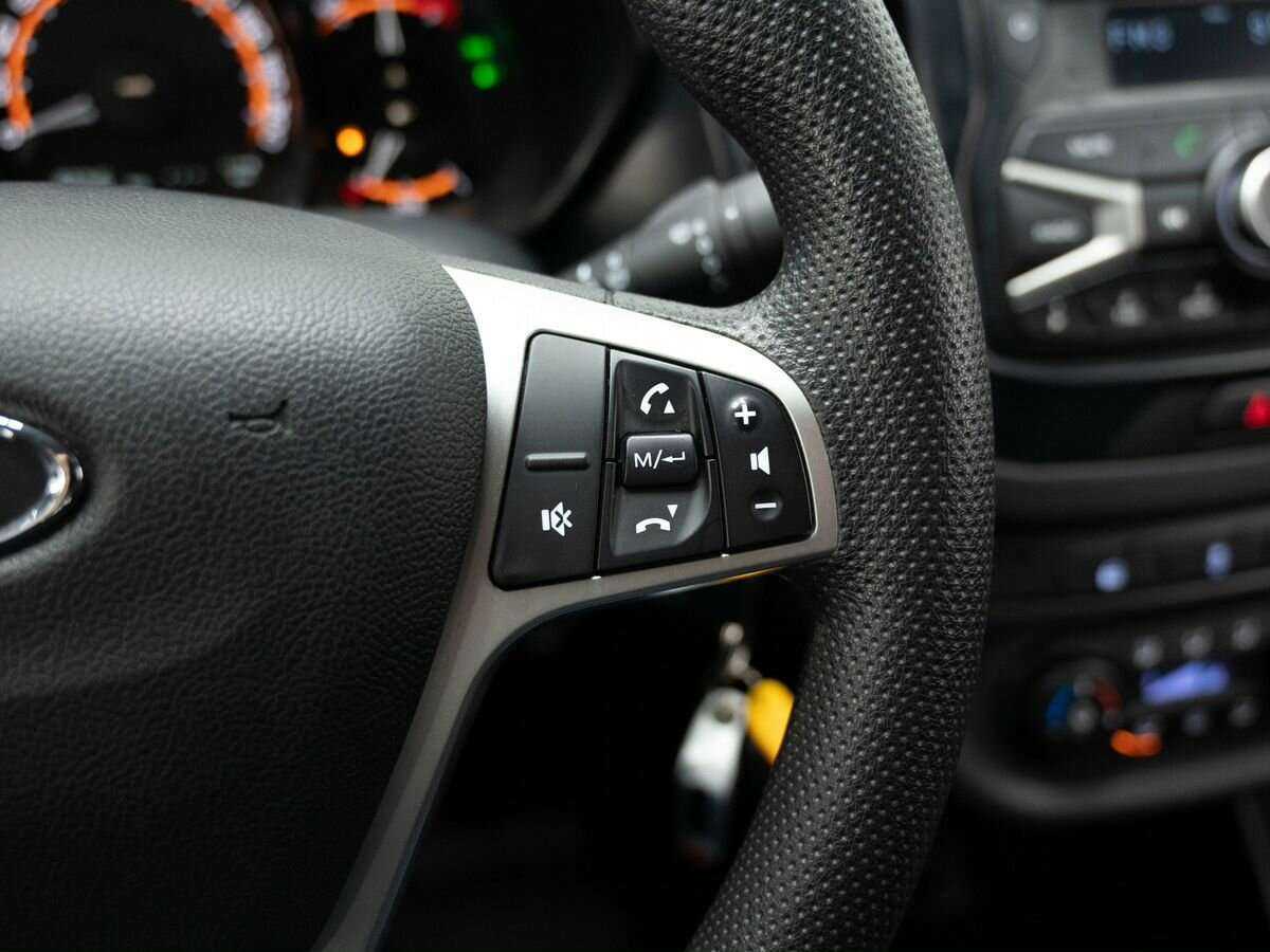 Lada (ВАЗ) Vesta с пробегом — 2019 год. Фото: #16