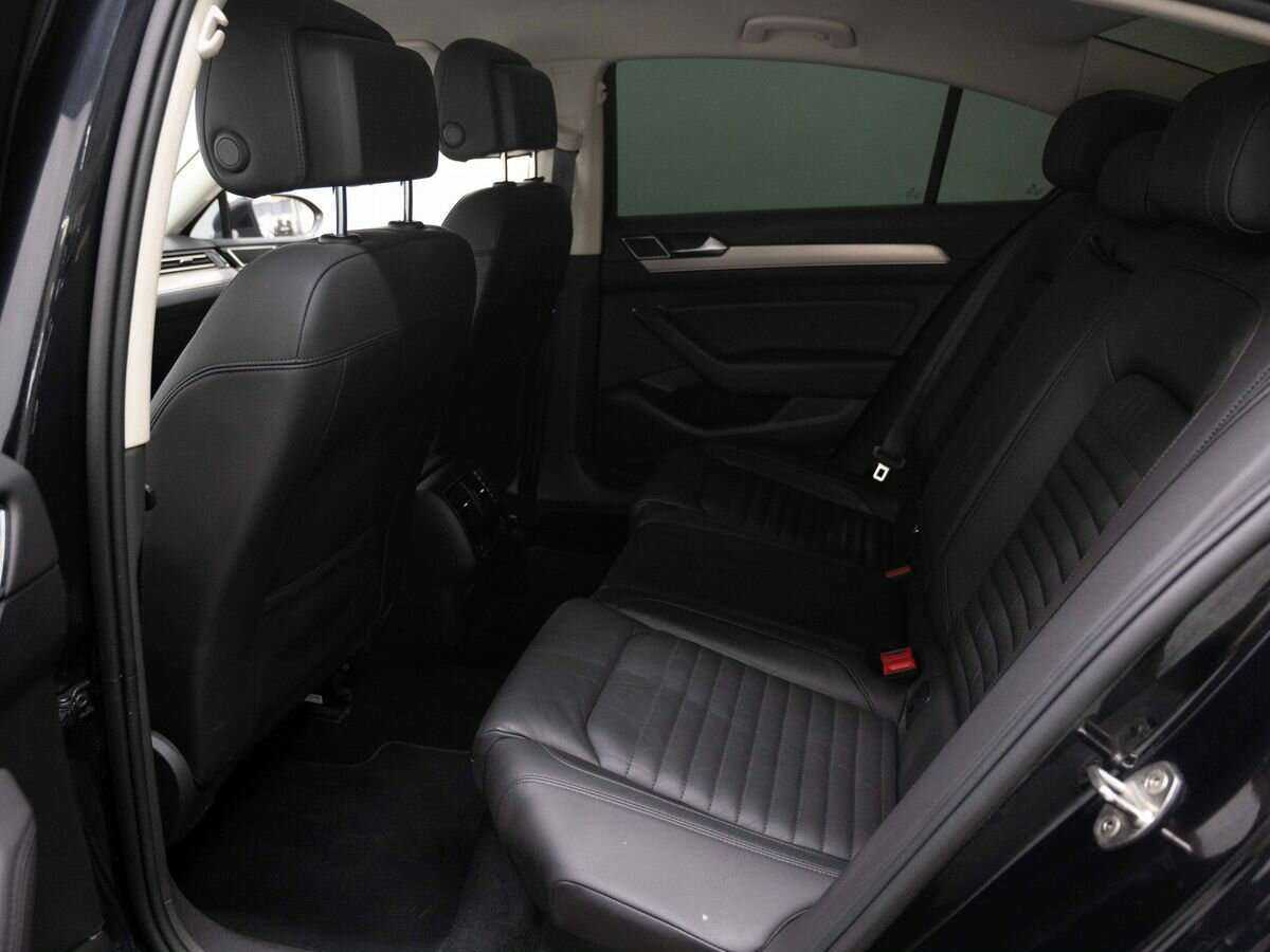 Volkswagen Passat с пробегом — 2019 год. Фото: #8