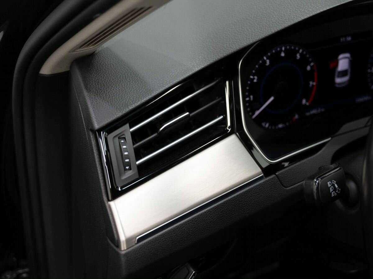 Volkswagen Passat с пробегом — 2019 год. Фото: #24