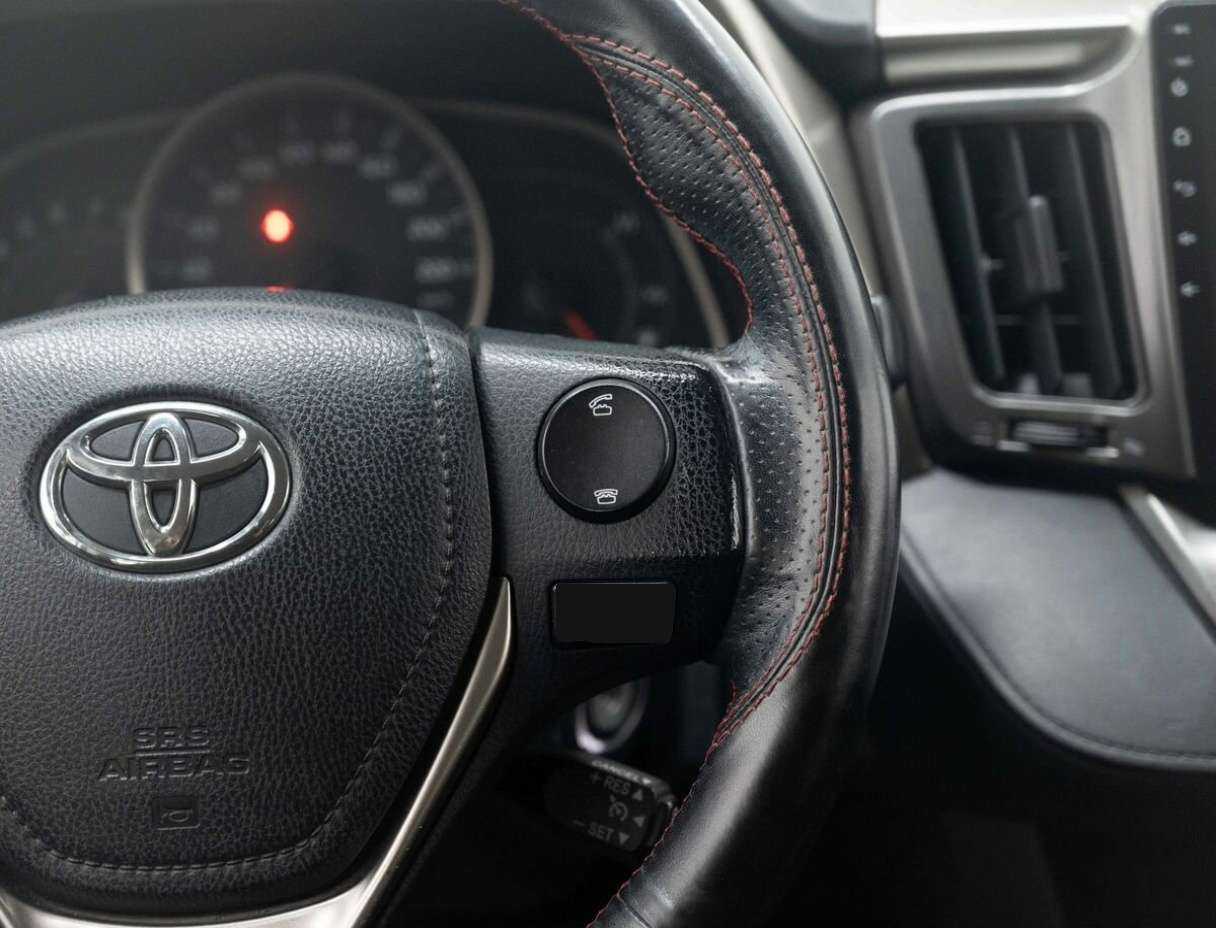 Toyota RAV4 с пробегом — 2013 год. Фото: #16