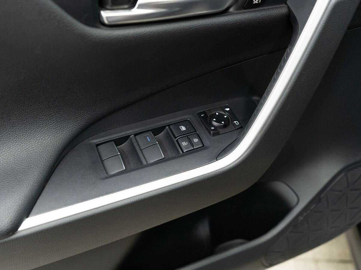 Toyota RAV4 с пробегом — 2020 год. Фото: #13