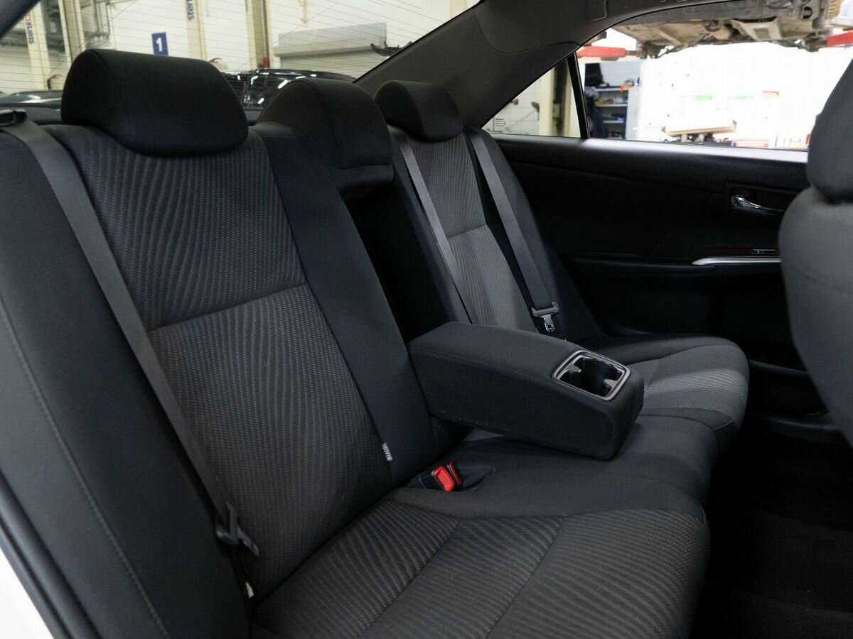 Toyota Camry с пробегом — 2016 год. Фото: #7