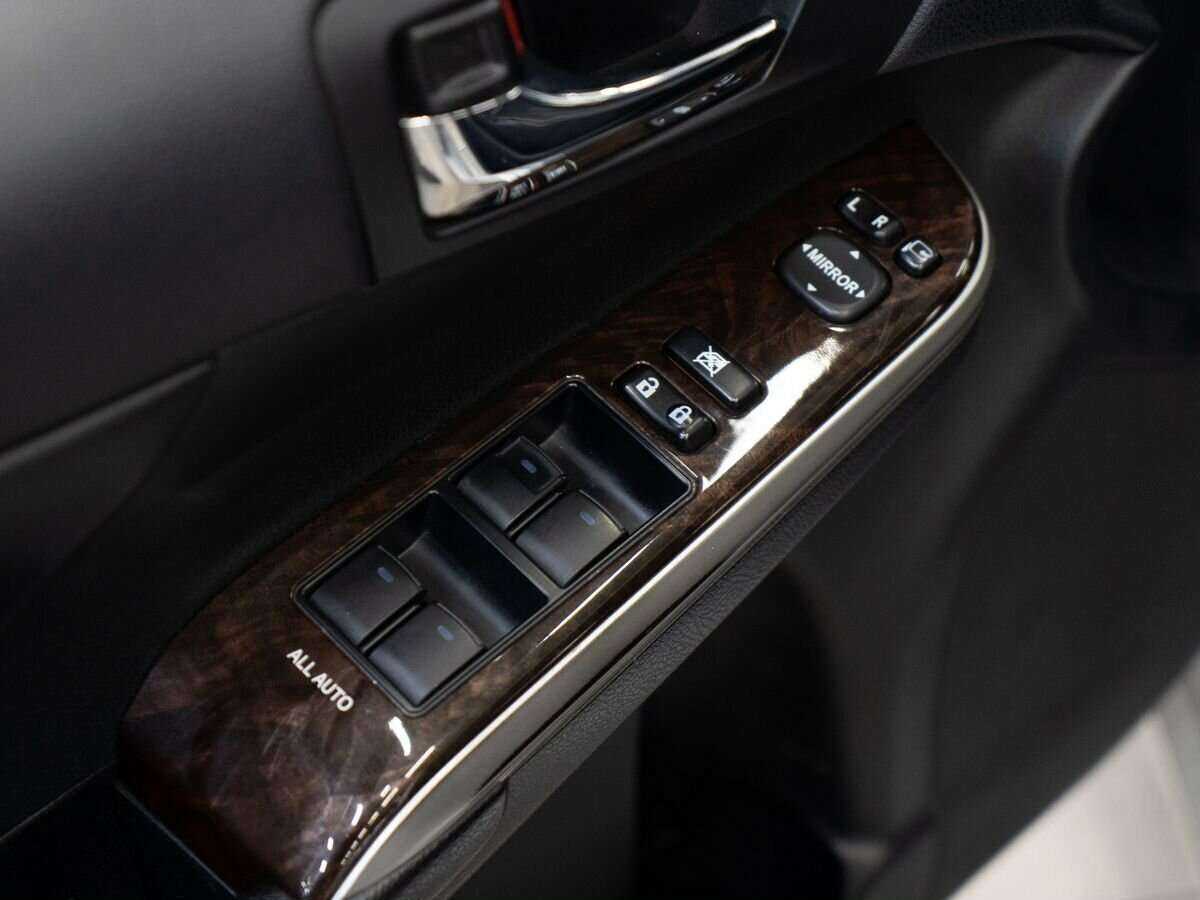 Toyota Camry с пробегом — 2015 год. Фото: #15