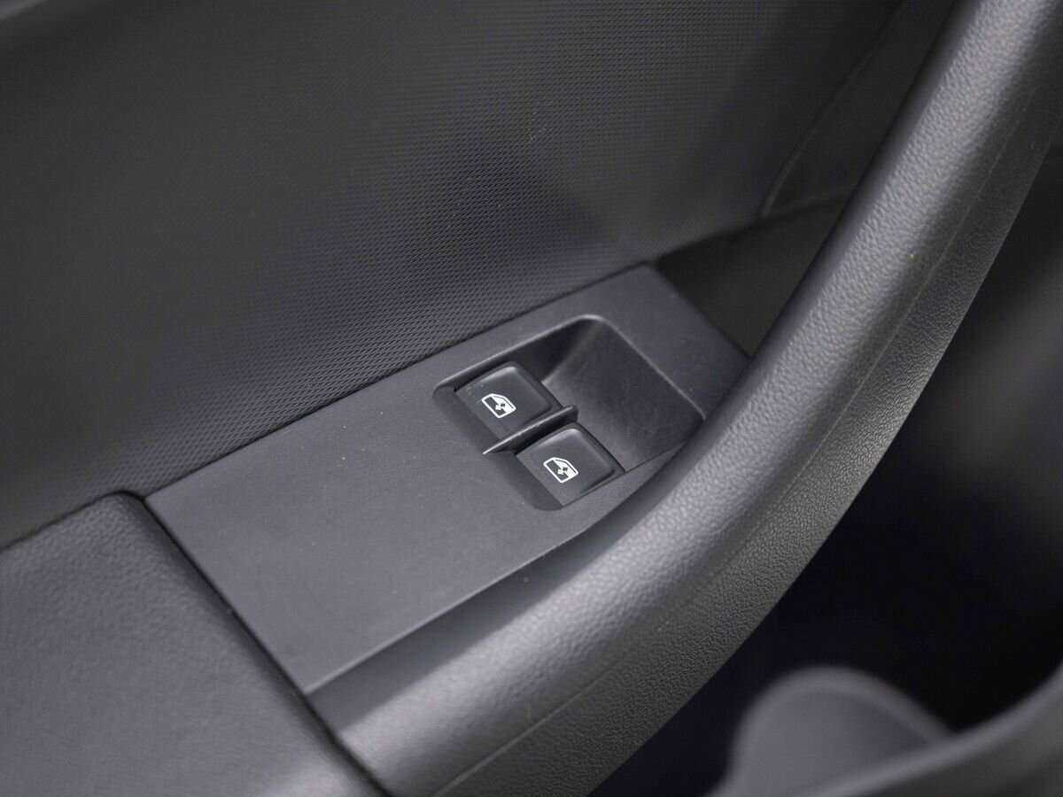 Skoda Rapid с пробегом — 2017 год. Фото: #14