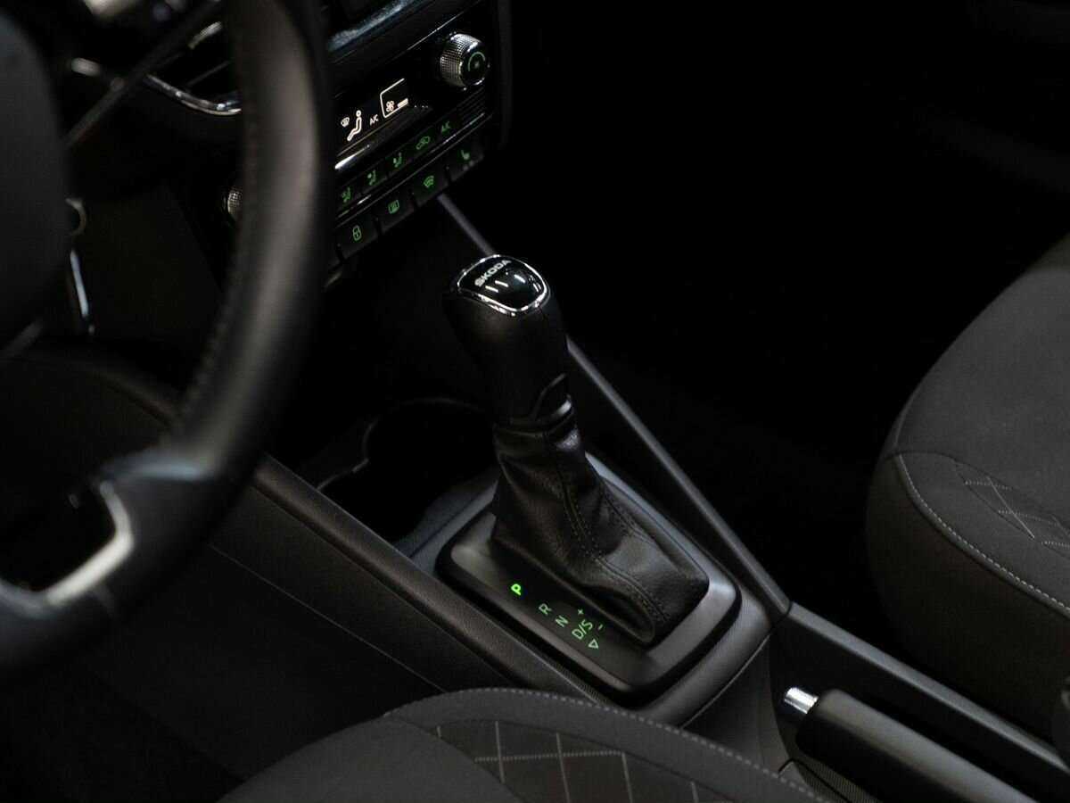 Skoda Rapid с пробегом — 2021 год. Фото: #10