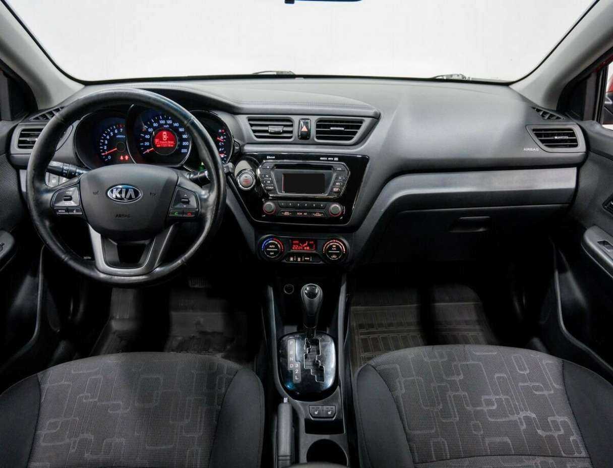Kia Rio с пробегом — 2013 год. Фото: #8