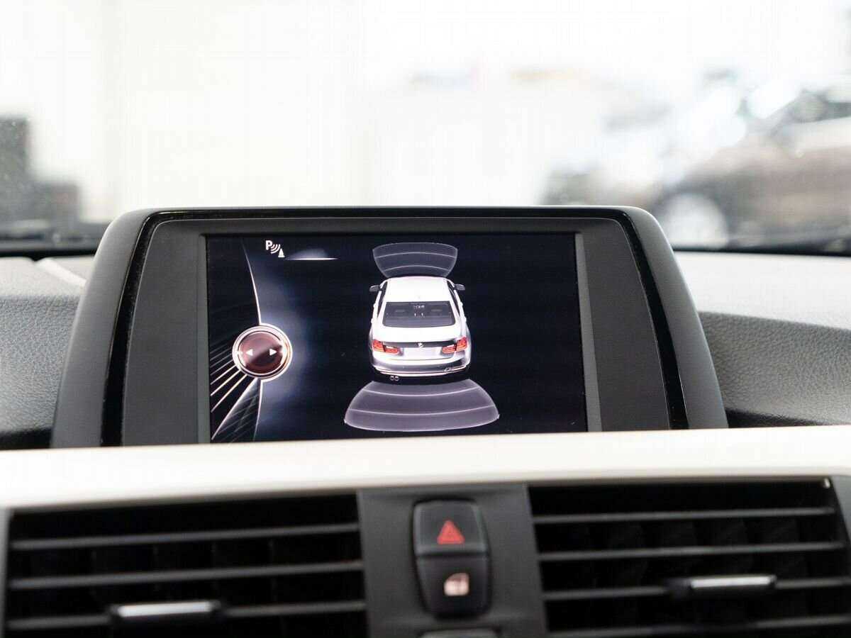 BMW 3 серии с пробегом — 2015 год. Фото: #9