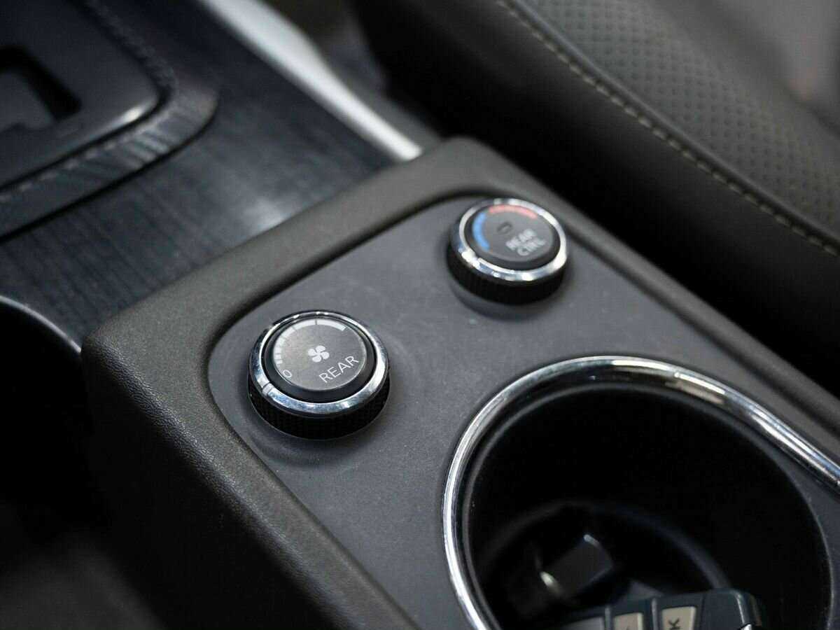 Nissan Pathfinder с пробегом — 2013 год. Фото: #23