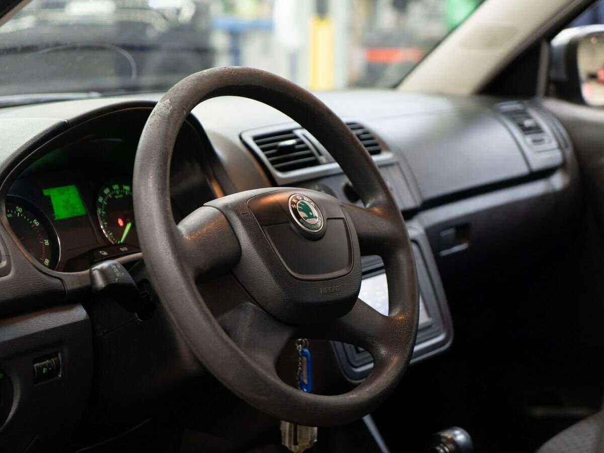 Skoda Fabia с пробегом — 2012 год. Фото: #4