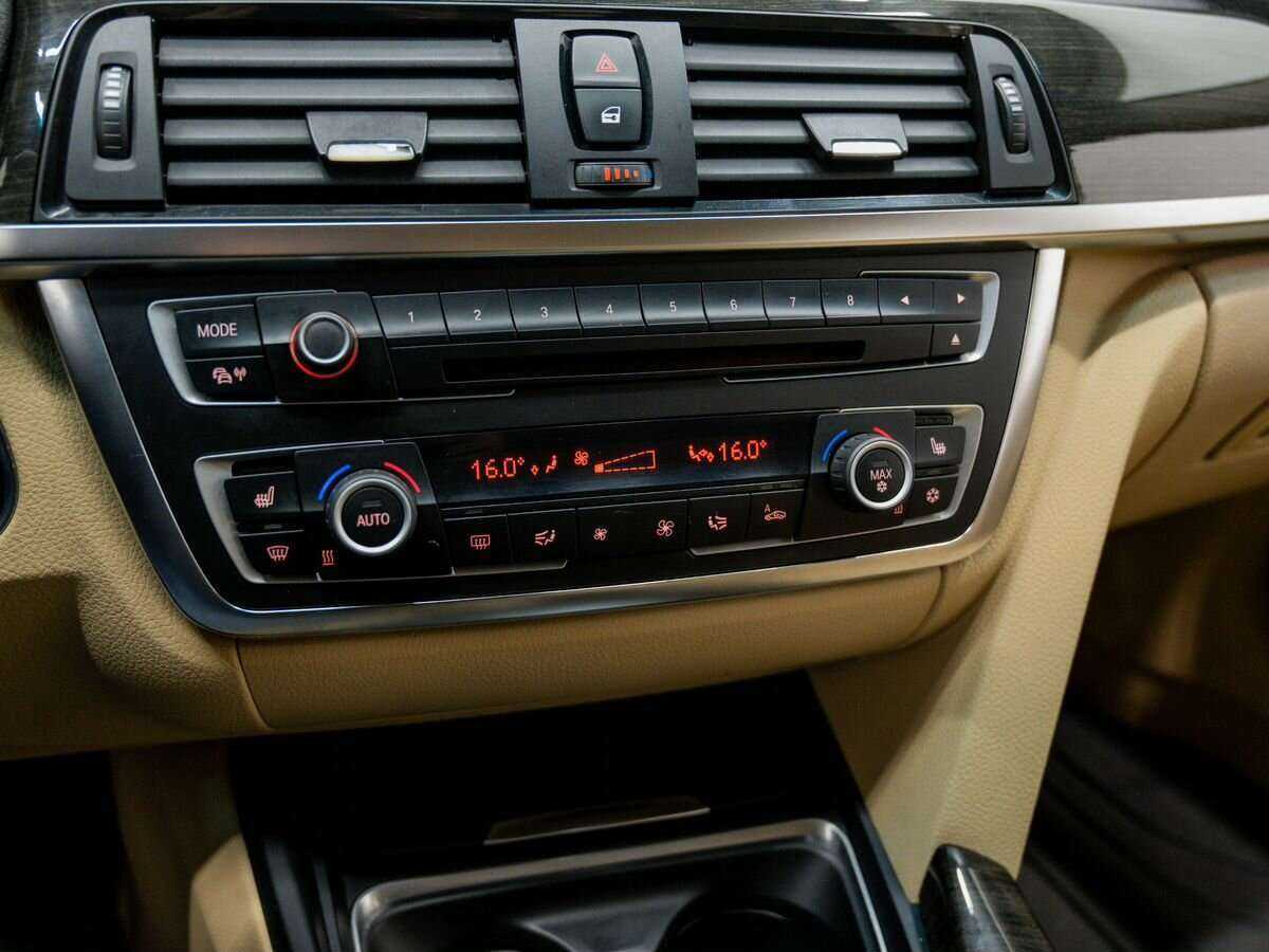 BMW 3 серии с пробегом — 2012 год. Фото: #15