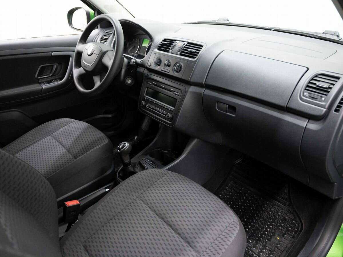 Skoda Fabia с пробегом — 2012 год. Фото: #10