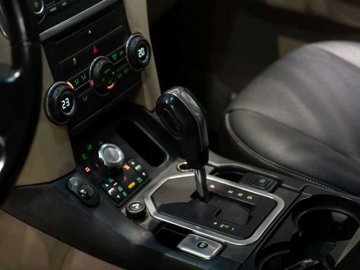 Land Rover Discovery с пробегом — 2012 год. Фото: #10