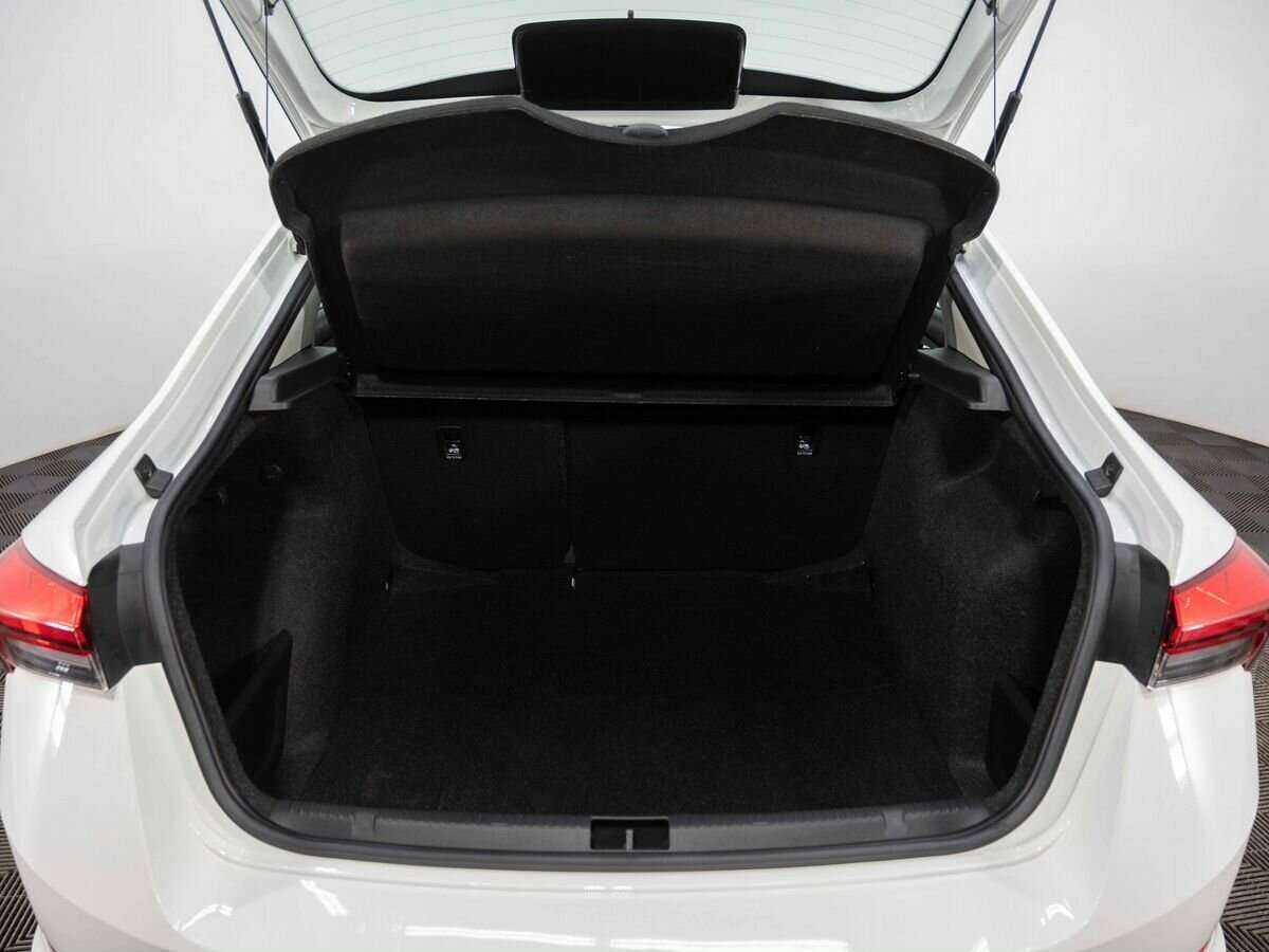 Skoda Rapid с пробегом — 2022 год. Фото: #26