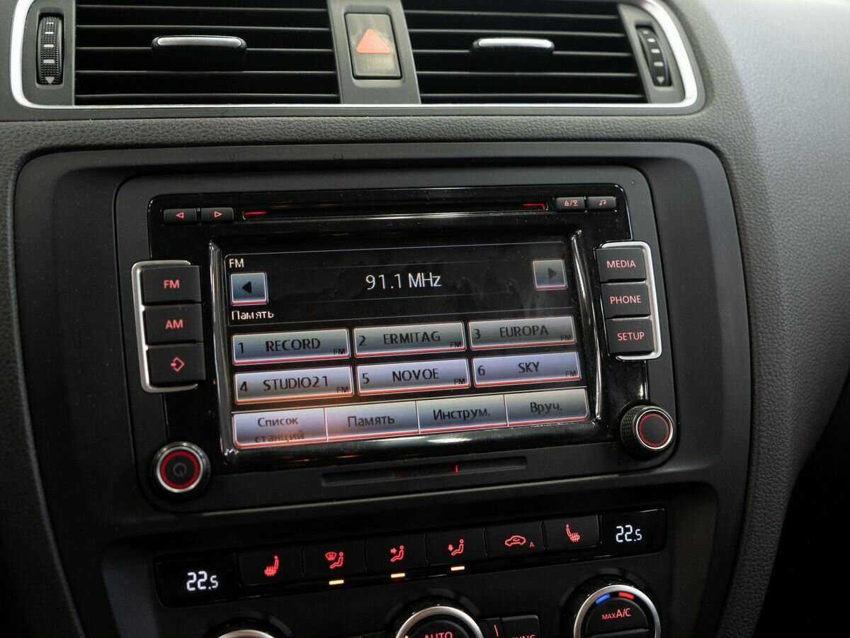 Volkswagen Jetta с пробегом — 2013 год. Фото: #12