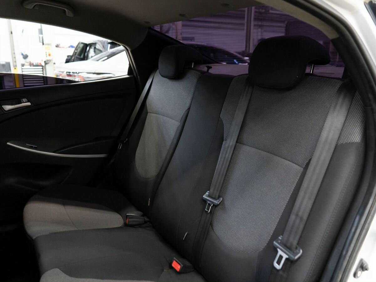 Hyundai Solaris с пробегом — 2013 год. Фото: #3