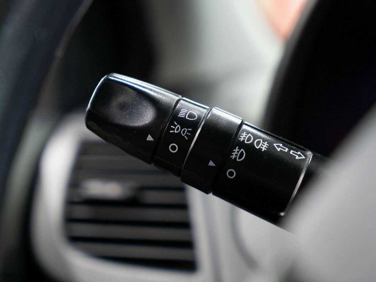 Hyundai Solaris с пробегом — 2013 год. Фото: #12