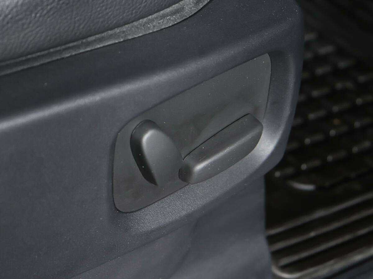 Land Rover Discovery с пробегом — 2012 год. Фото: #16