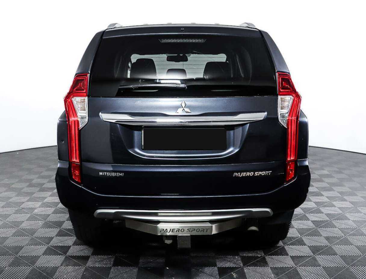 Mitsubishi Pajero Sport с пробегом — 2018 год. Фото: #5