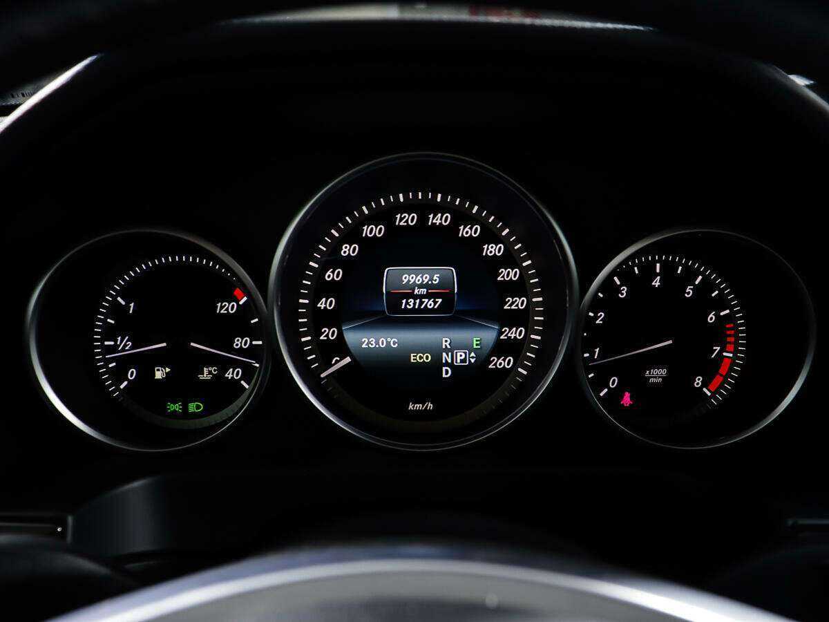 Mercedes-Benz E-Класс с пробегом — 2015 год. Фото: #13