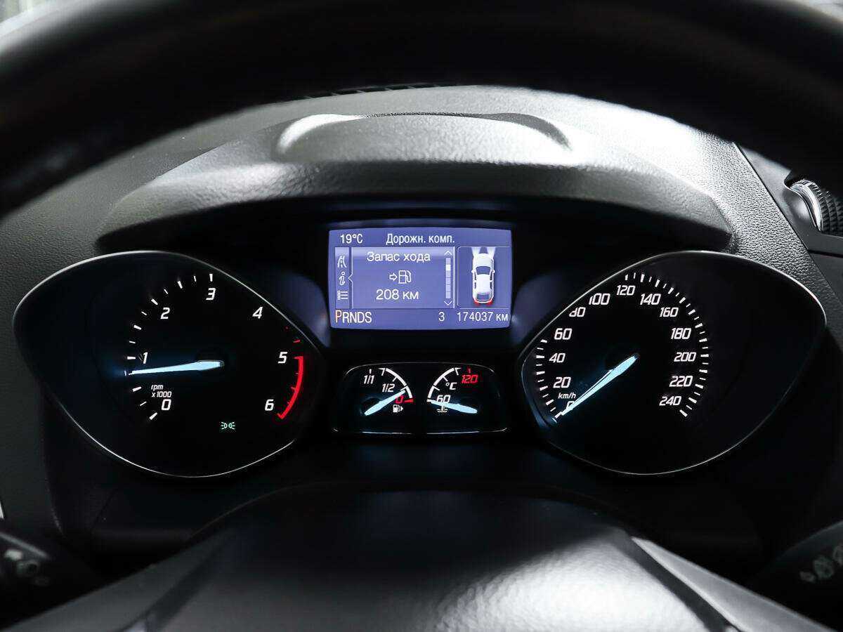 Ford Kuga с пробегом — 2013 год. Фото: #14