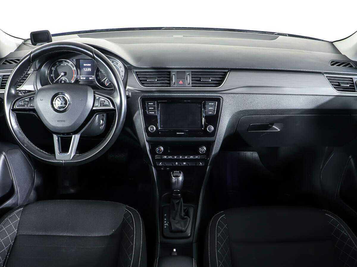 Skoda Rapid с пробегом — 2017 год. Фото: #10