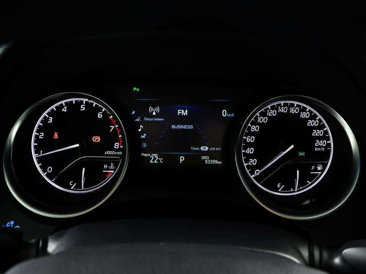 Toyota Camry с пробегом — 2019 год. Фото: #10