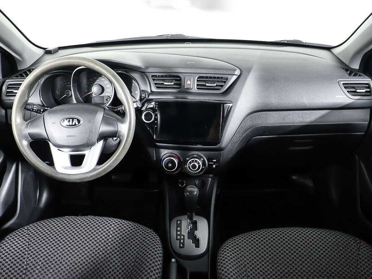 Kia Rio с пробегом — 2013 год. Фото: #10