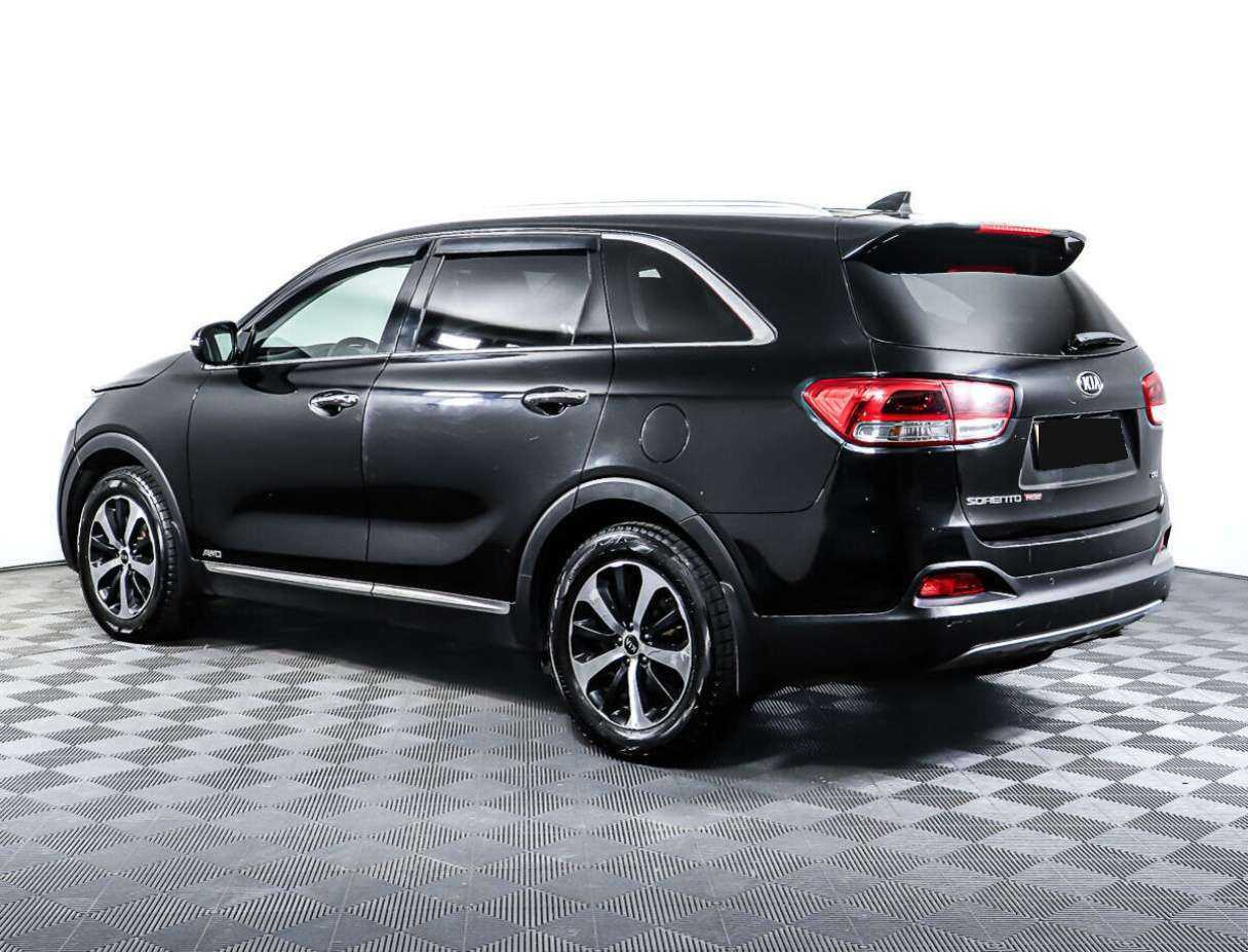 Kia Sorento с пробегом — 2015 год. Фото: #5
