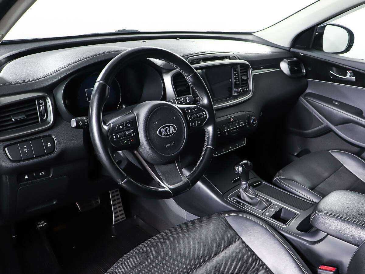 Kia Sorento с пробегом — 2015 год. Фото: #11