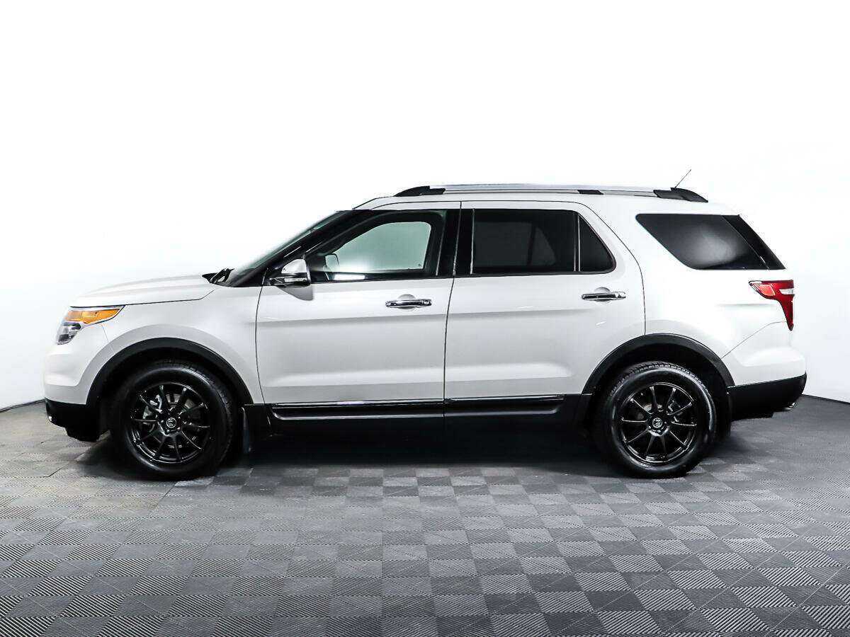 Ford Explorer с пробегом — 2012 год. Фото: #7