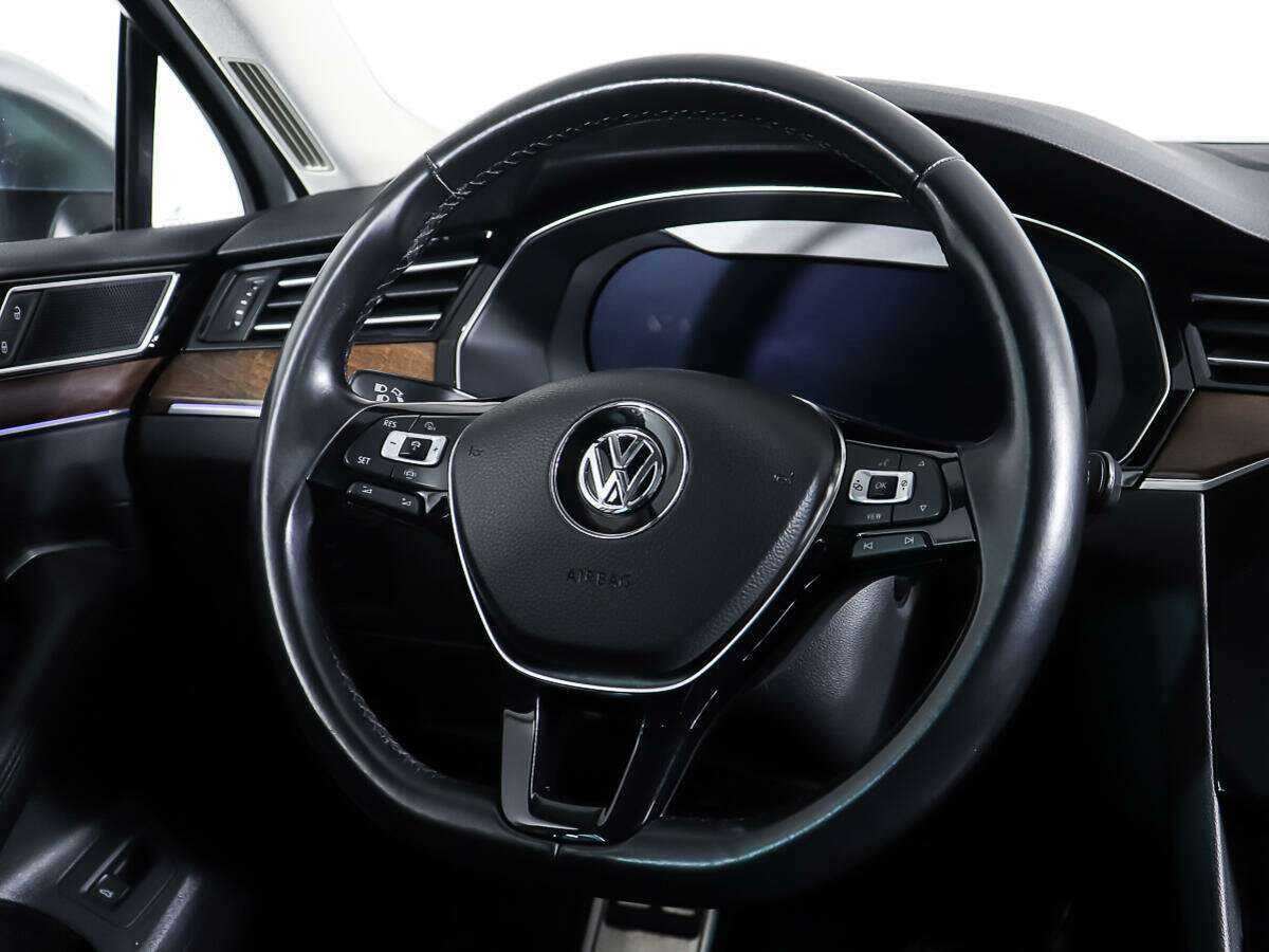 Volkswagen Passat с пробегом — 2018 год. Фото: #14