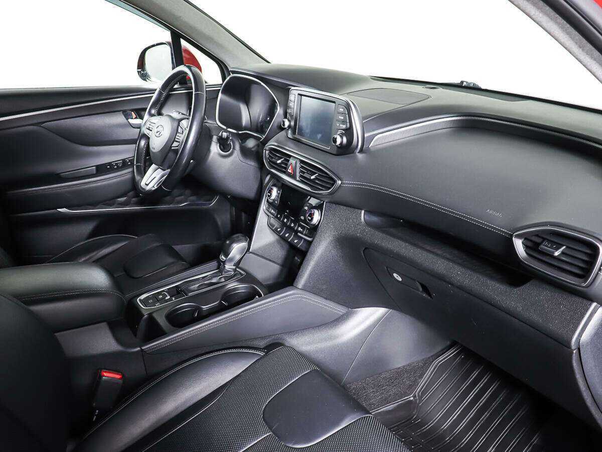 Hyundai Santa Fe с пробегом — 2018 год. Фото: #9