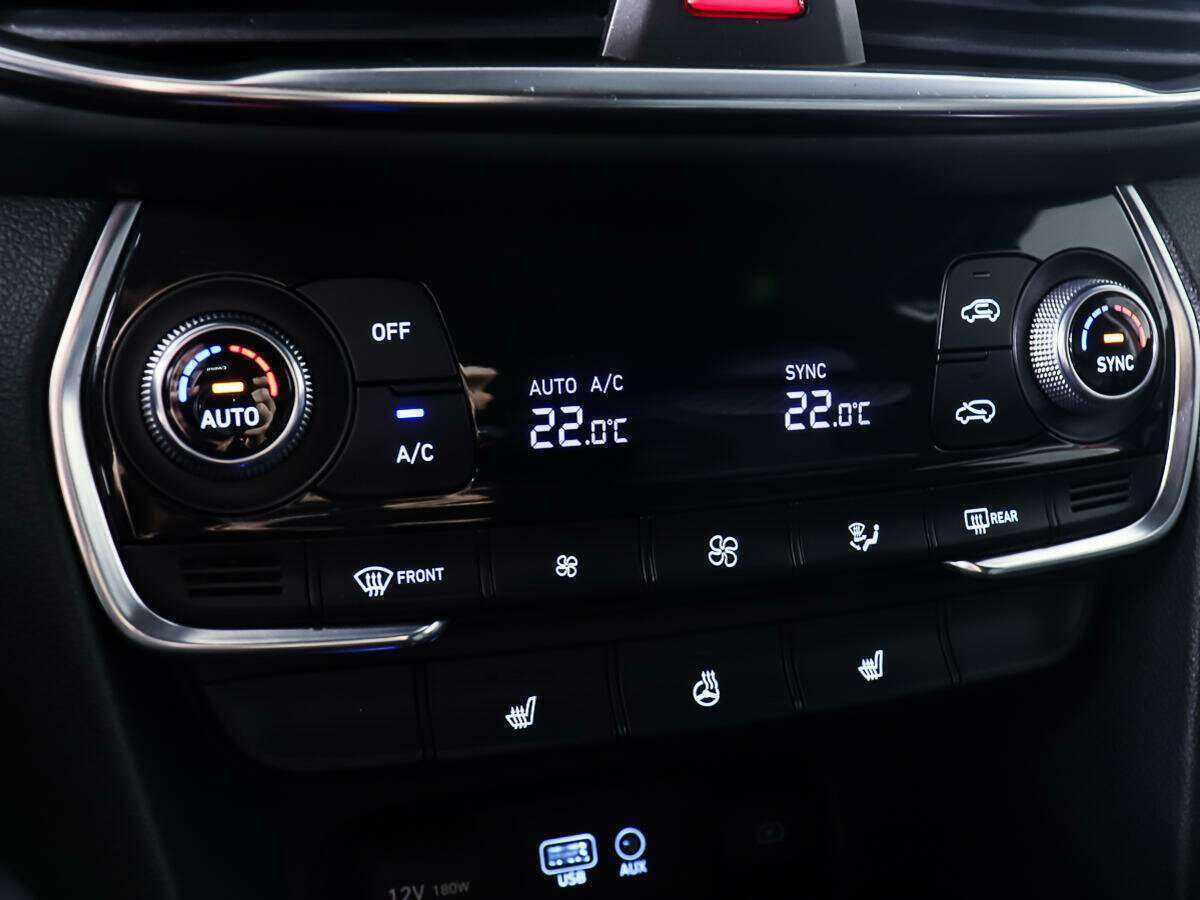 Hyundai Santa Fe с пробегом — 2018 год. Фото: #18