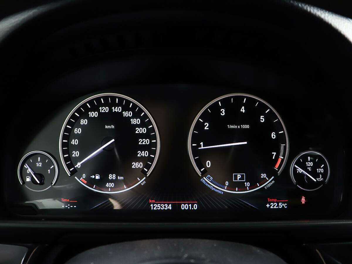 BMW 5 серии с пробегом — 2015 год. Фото: #13