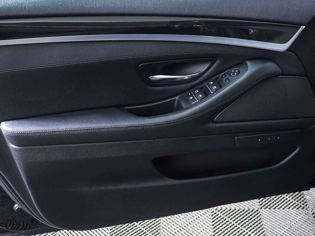 BMW 5 серии с пробегом — 2012 год. Фото: #16