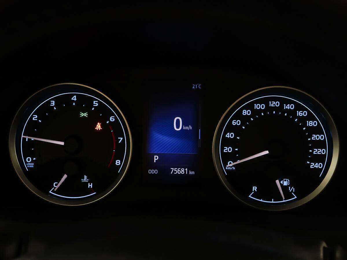 Toyota Corolla с пробегом — 2016 год. Фото: #12