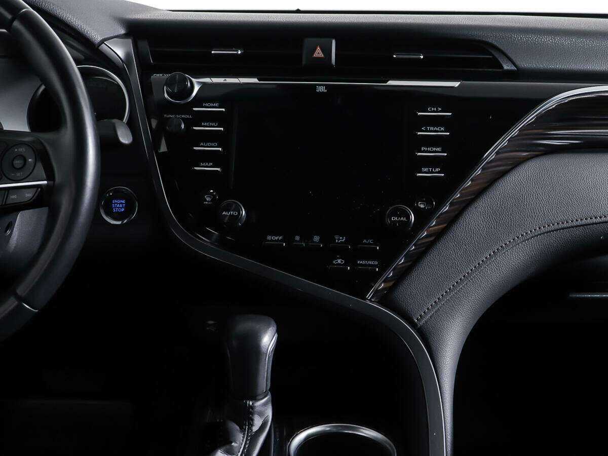 Toyota Camry с пробегом — 2019 год. Фото: #11