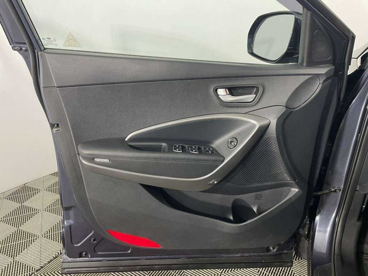 Hyundai Santa Fe с пробегом — 2015 год. Фото: #7