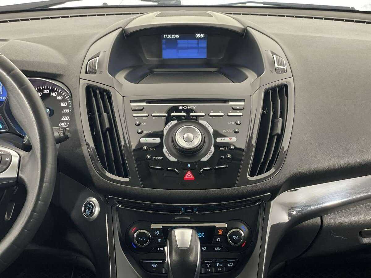 Ford Kuga с пробегом — 2015 год. Фото: #10