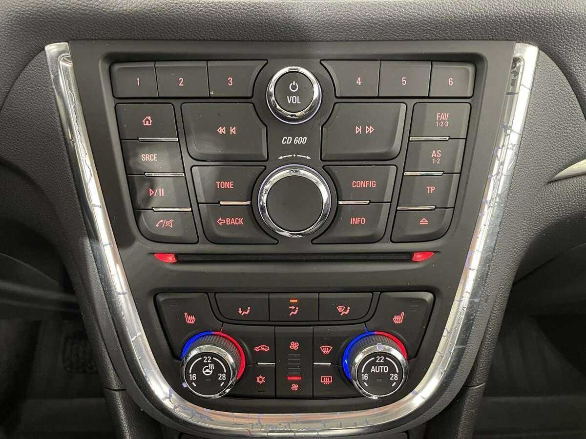 Opel Mokka с пробегом — 2014 год. Фото: #11