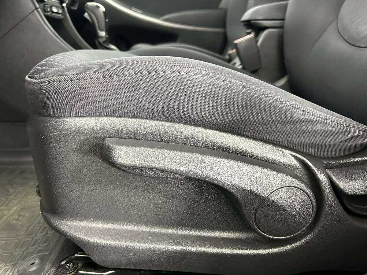 Hyundai Solaris с пробегом — 2015 год. Фото: #9