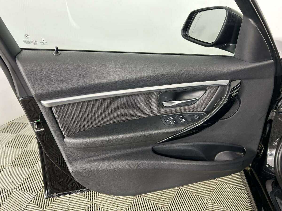 BMW 3 серии с пробегом — 2016 год. Фото: #7