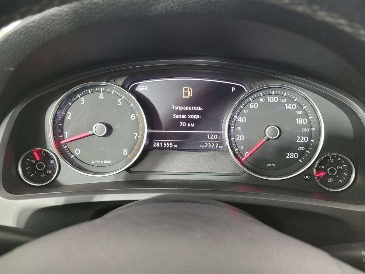 Volkswagen Touareg с пробегом — 2012 год. Фото: #10