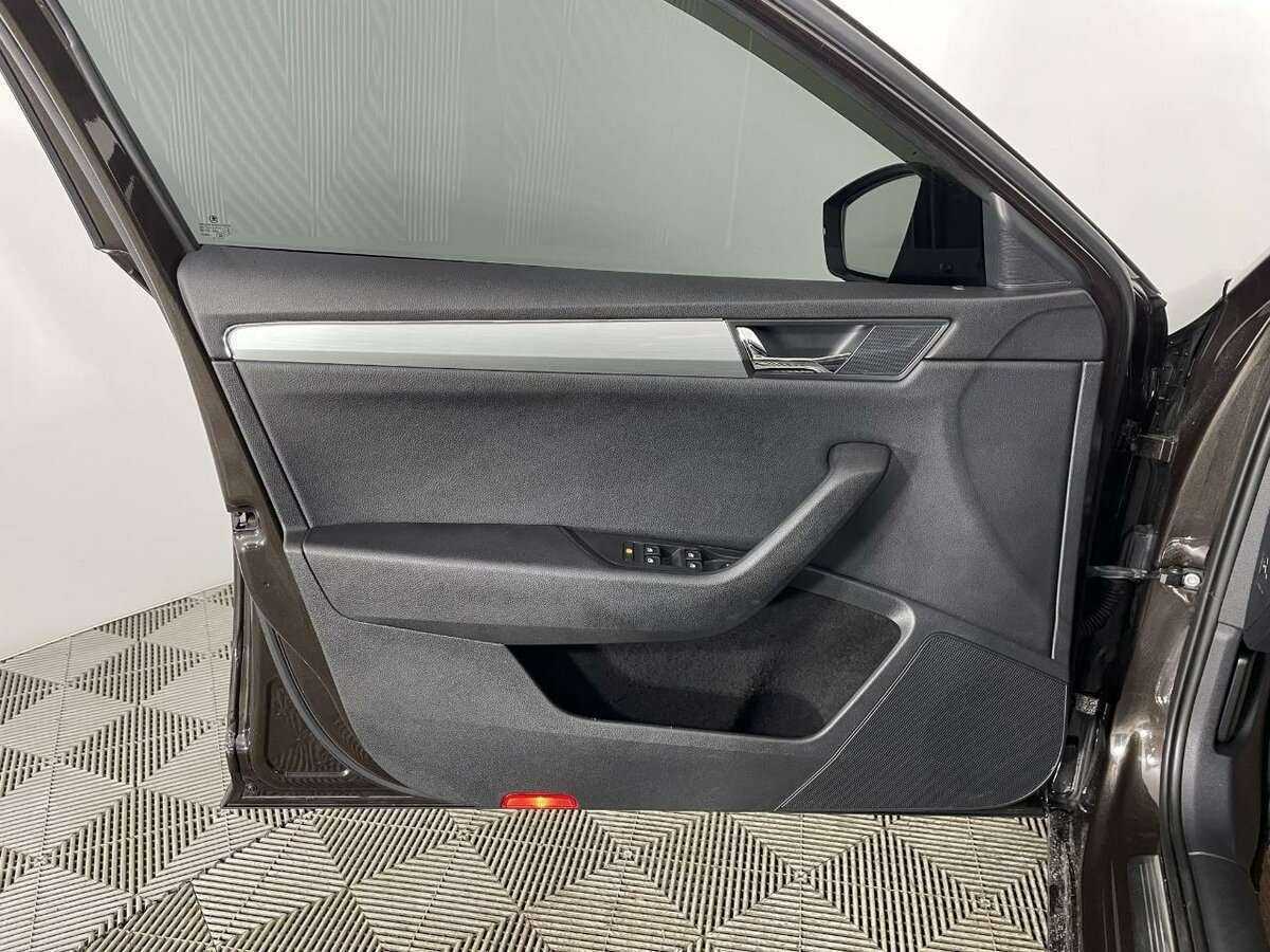 Skoda Superb с пробегом — 2016 год. Фото: #6