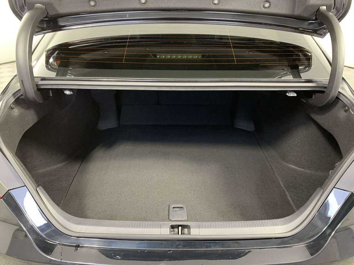 Toyota Camry с пробегом — 2019 год. Фото: #9